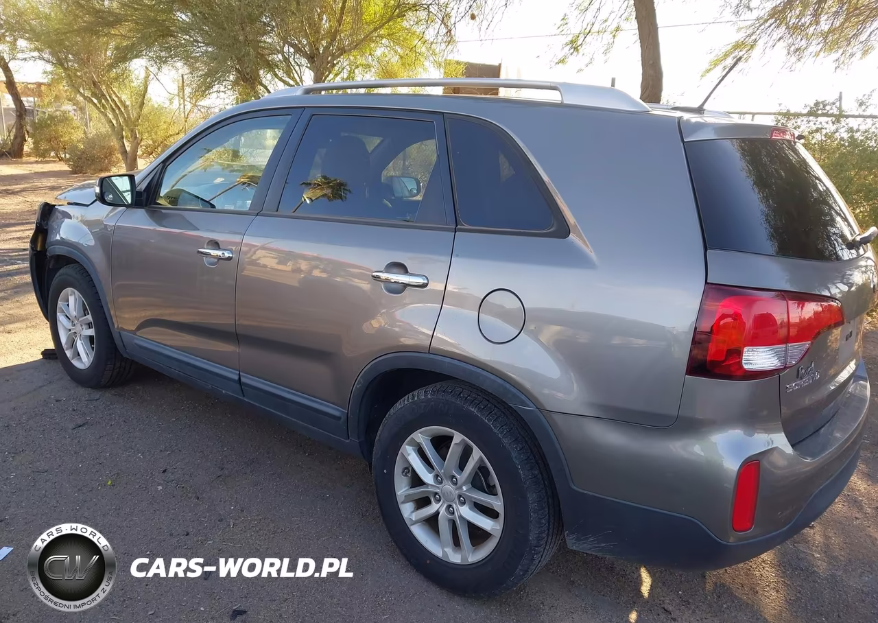 2014 Kia Sorento Lx VIN:5XYKT3A61EG535988 - 3