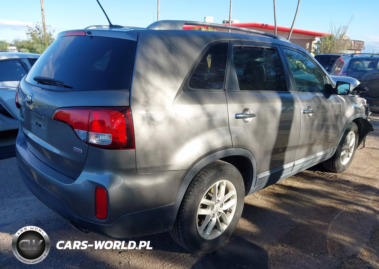 2014 Kia Sorento Lx VIN:5XYKT3A61EG535988 - 4