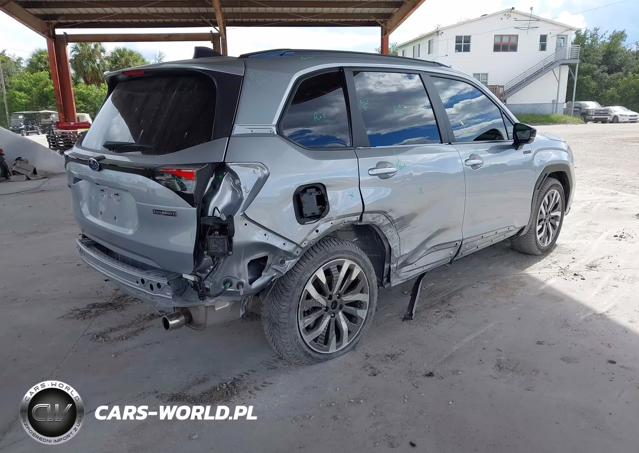 2025 Subaru Forester Touring Hybrid VIN:JF2SLSTD3SH415152 - 4