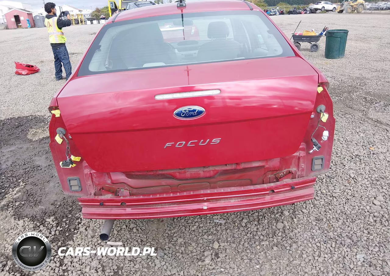 2010 Ford Focus S VIN:1FAHP3EN5AW141705 - 6