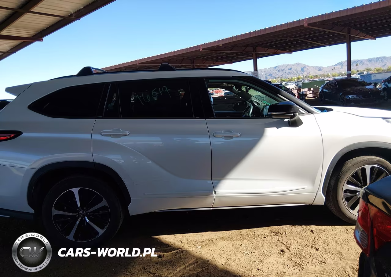 2022 Toyota Highlander Xse VIN:5TDJZRBH9NS196235 - 13