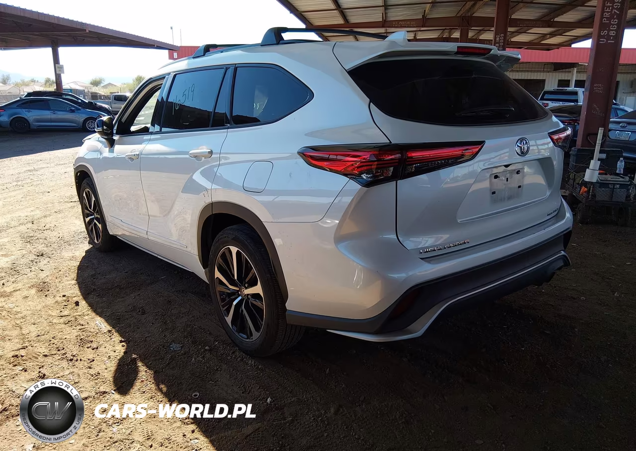 2022 Toyota Highlander Xse VIN:5TDJZRBH9NS196235 - 3
