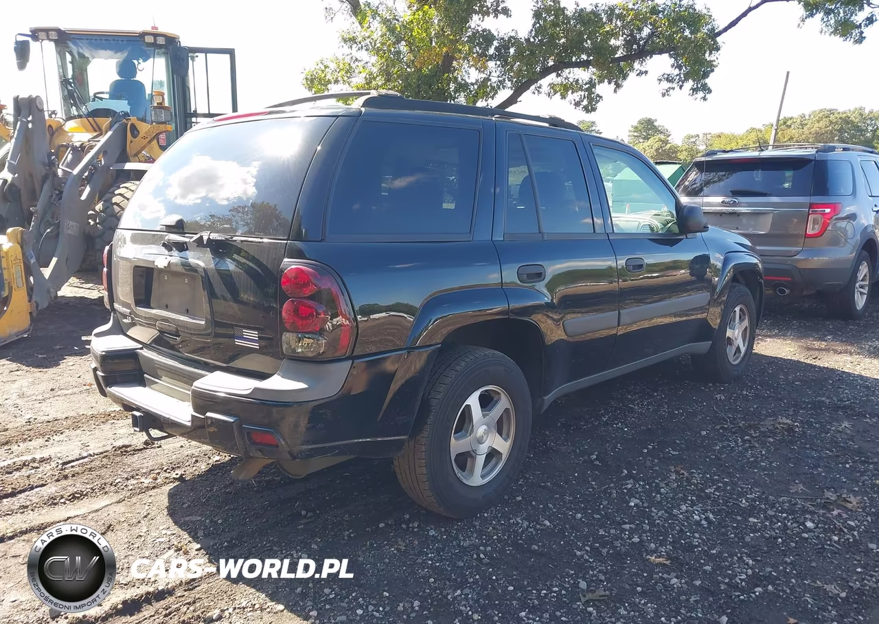 2005 Chevrolet Trailblazer Ls VIN:1GNDT13S752149245 - 4