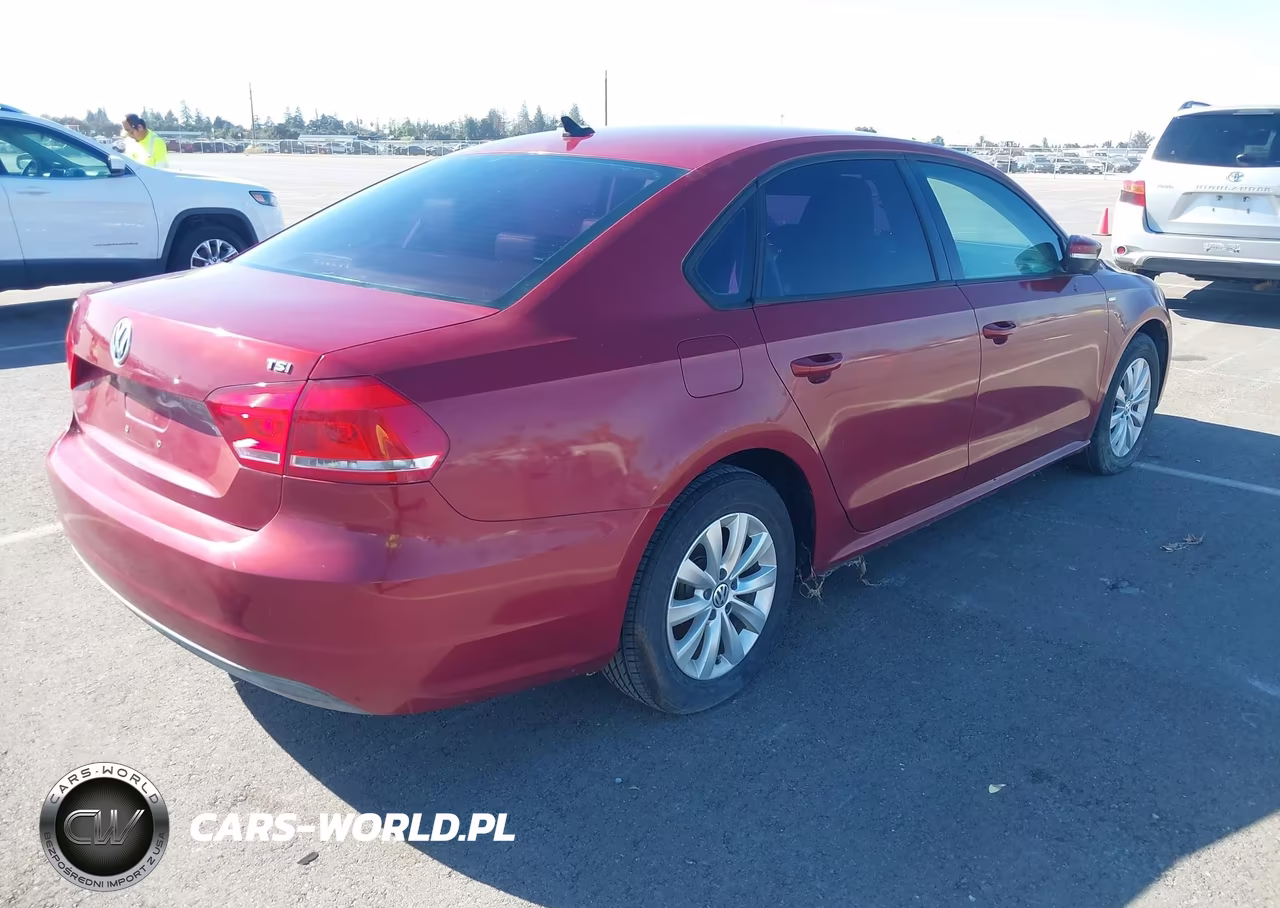 2015 Volkswagen Passat 1.8T Wolfsburg Edition VIN:1VWAT7A32FC056667 - 4