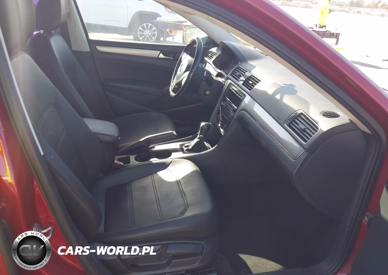 2015 Volkswagen Passat 1.8T Wolfsburg Edition VIN:1VWAT7A32FC056667 - 5