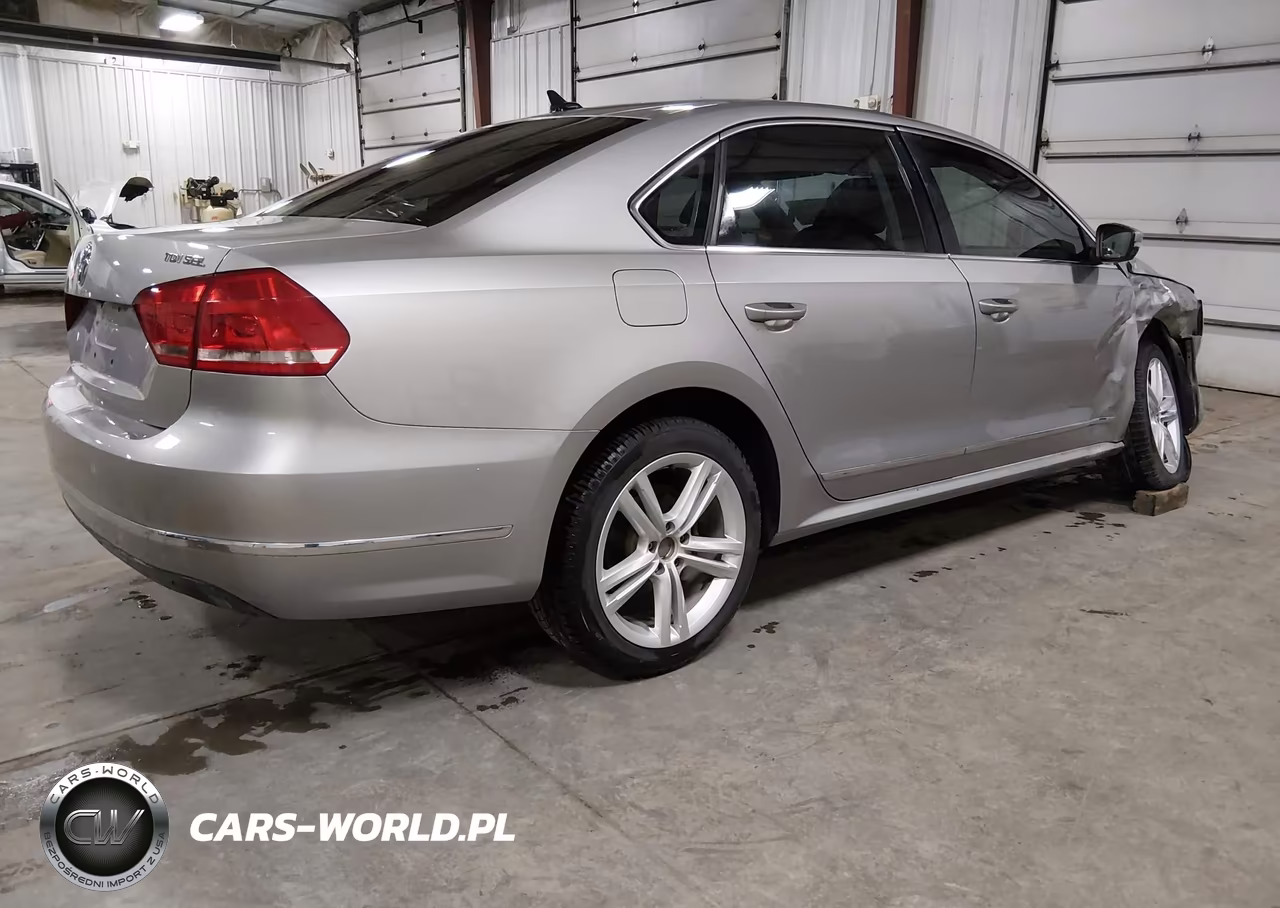 2014 Volkswagen Passat 2.0L Tdi Sel Premium VIN:1VWCN7A37EC059047 - 4