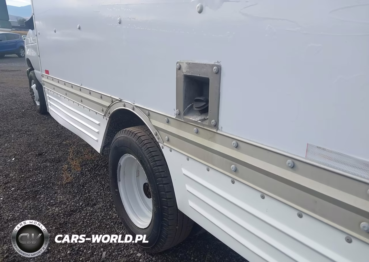 2012 Ford E-450 Cutaway VIN:1FDXE4FS7CDB02646 - 10