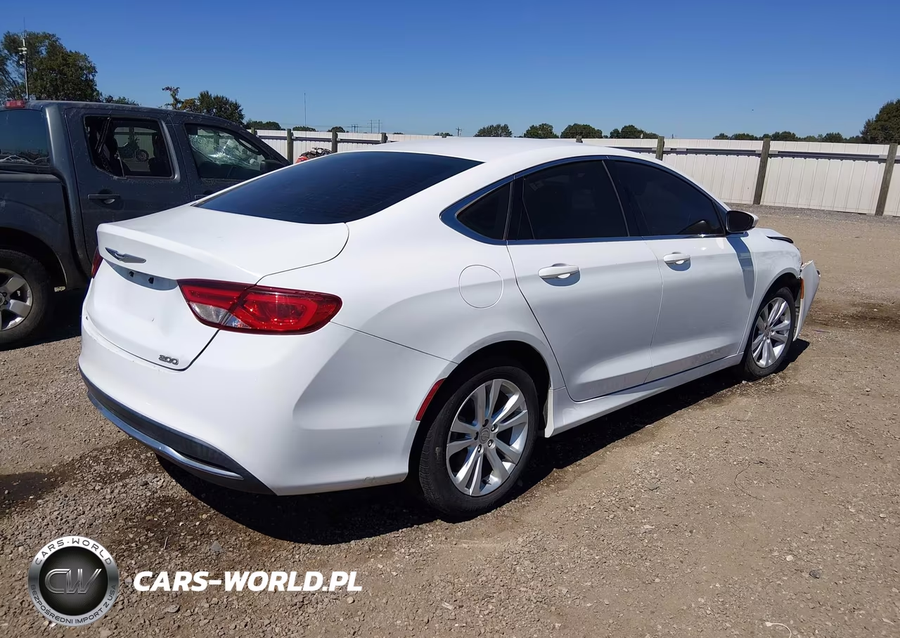 2015 Chrysler 200 Limited VIN:1C3CCCAB5FN729617 - 4