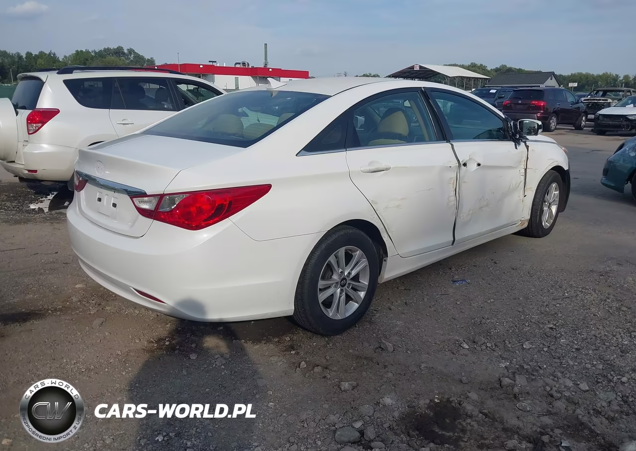 2011 Hyundai Sonata Gls VIN:5NPEB4AC6BH308666 - 4