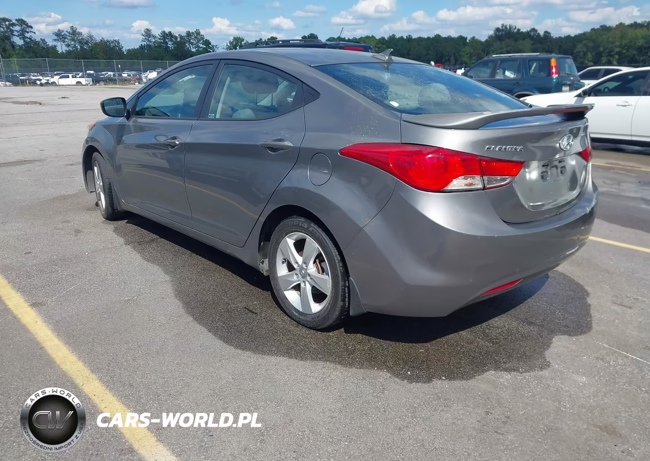 2013 Hyundai Elantra Gls VIN:5NPDH4AE1DH379899 - 3