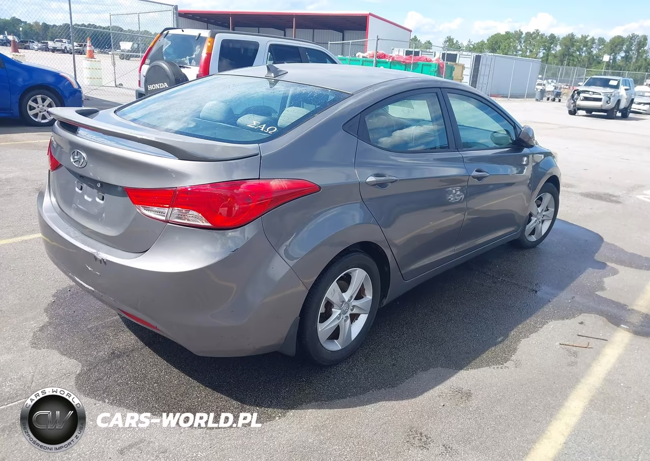 2013 Hyundai Elantra Gls VIN:5NPDH4AE1DH379899 - 4