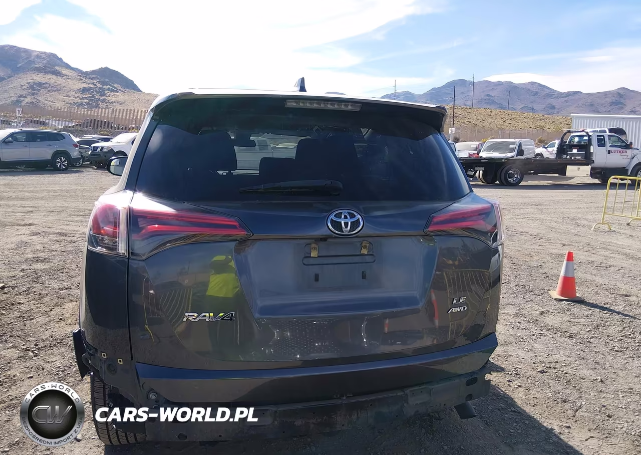 2018 Toyota Rav4 Le VIN:2T3BFREV1JW766252 - 17