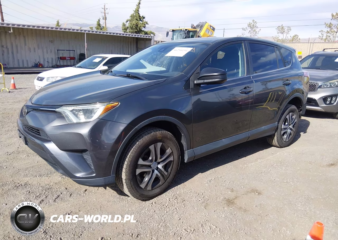 2018 Toyota Rav4 Le VIN:2T3BFREV1JW766252 - 2