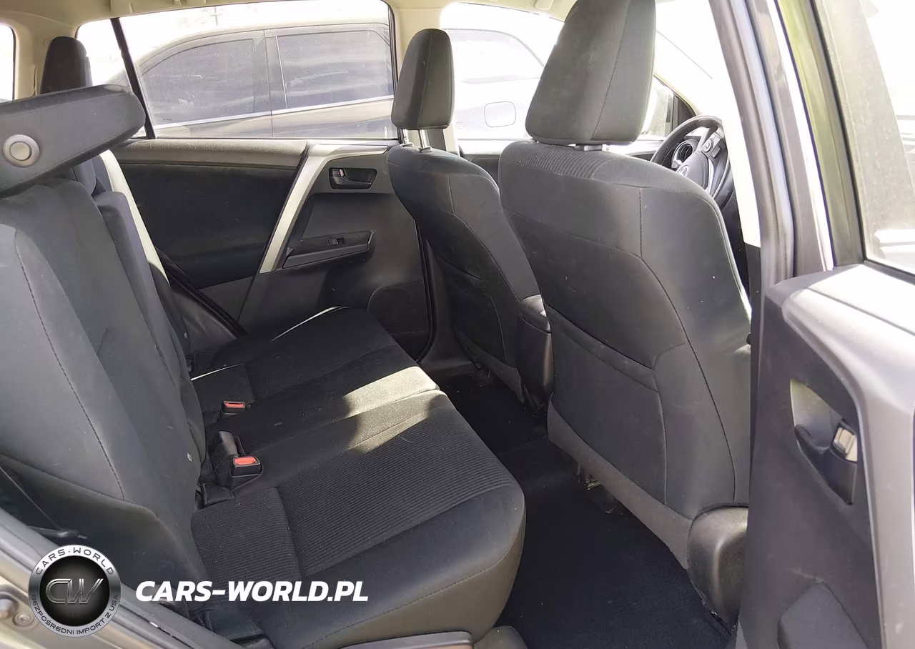 2018 Toyota Rav4 Le VIN:2T3BFREV1JW766252 - 8