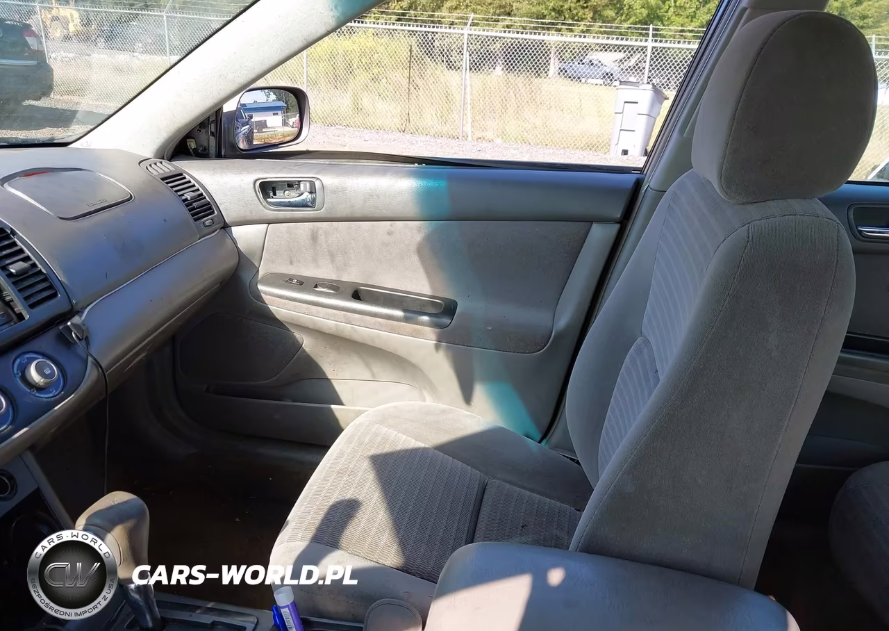 2005 Toyota Camry Le VIN:4T1BE32KX5U950744 - 5