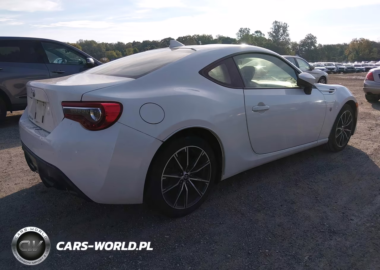 2017 Toyota 86 VIN:JF1ZNAA11H8709805 - 4