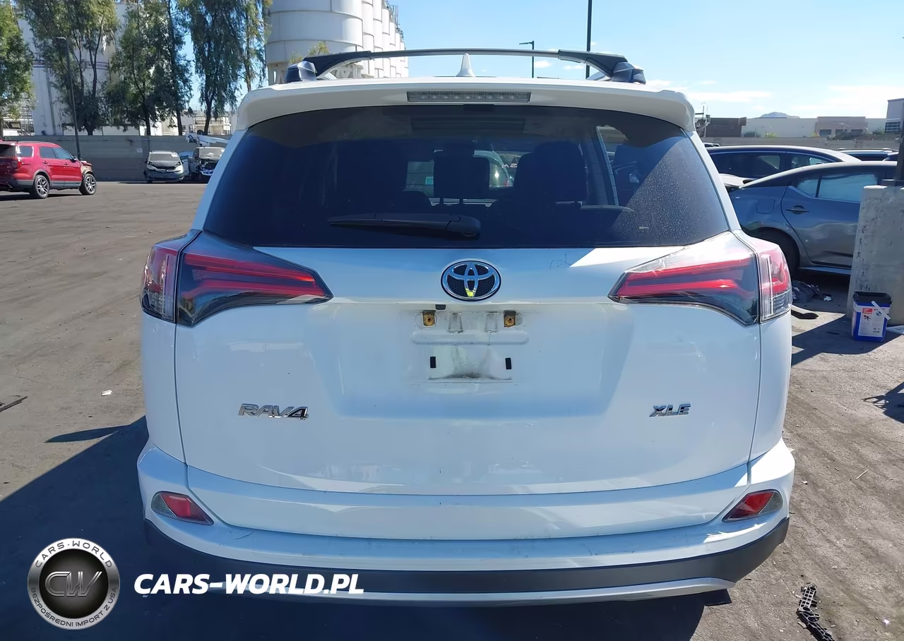 2018 Toyota Rav4 Xle VIN:2T3WFREV3JW427283 - 17