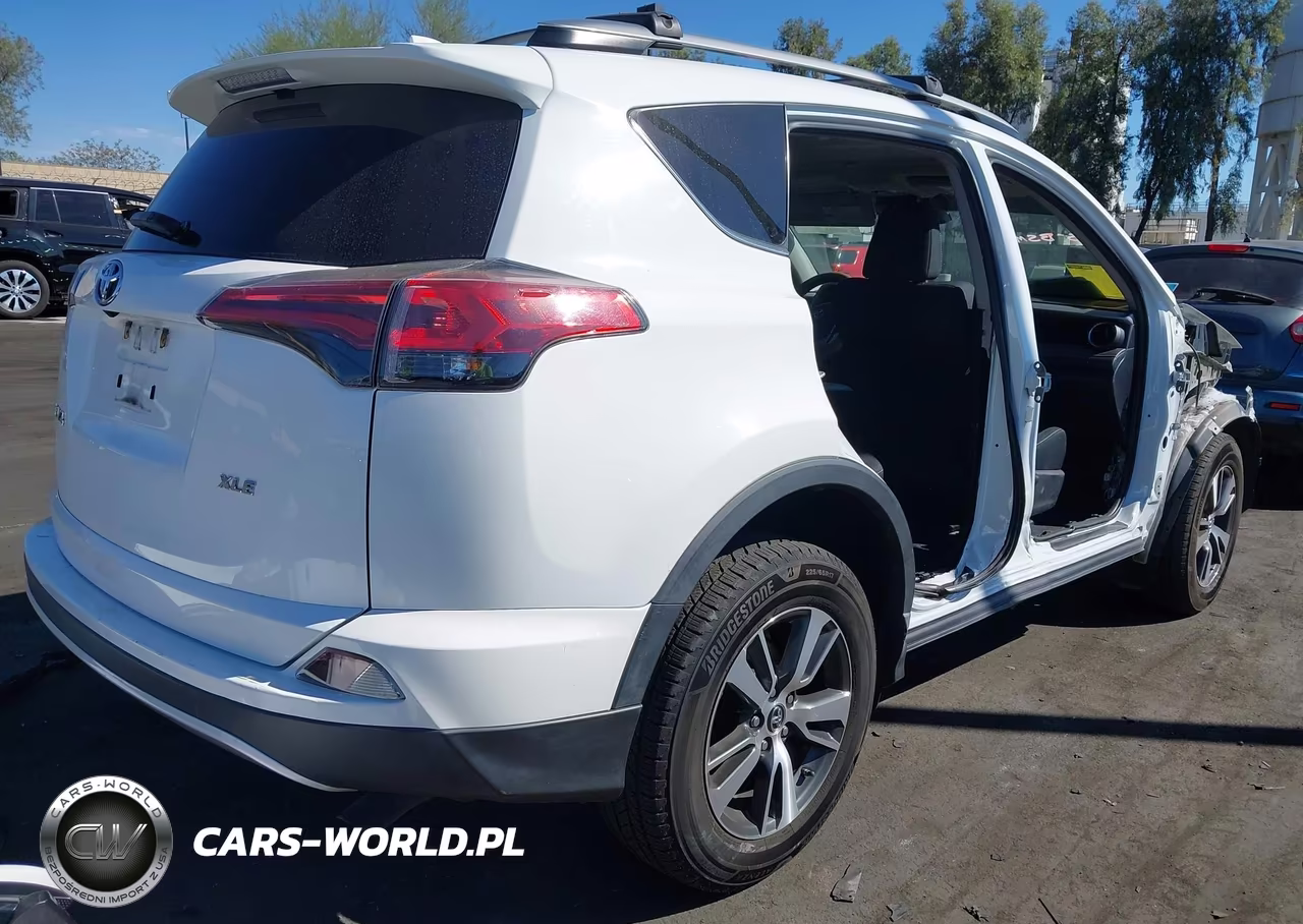 2018 Toyota Rav4 Xle VIN:2T3WFREV3JW427283 - 4