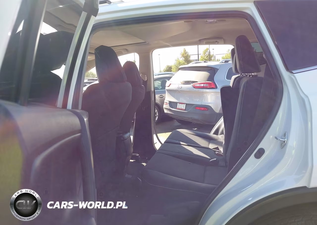 2018 Toyota Rav4 Xle VIN:2T3WFREV3JW427283 - 8