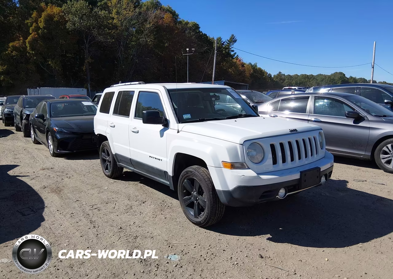2012 Jeep Patriot Latitude VIN:1C4NJRFB4CD696360 - 1