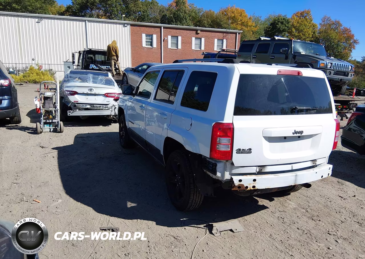 2012 Jeep Patriot Latitude VIN:1C4NJRFB4CD696360 - 3