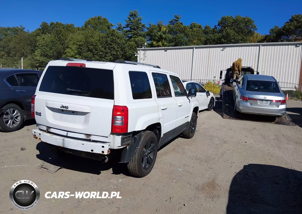 2012 Jeep Patriot Latitude VIN:1C4NJRFB4CD696360 - 4