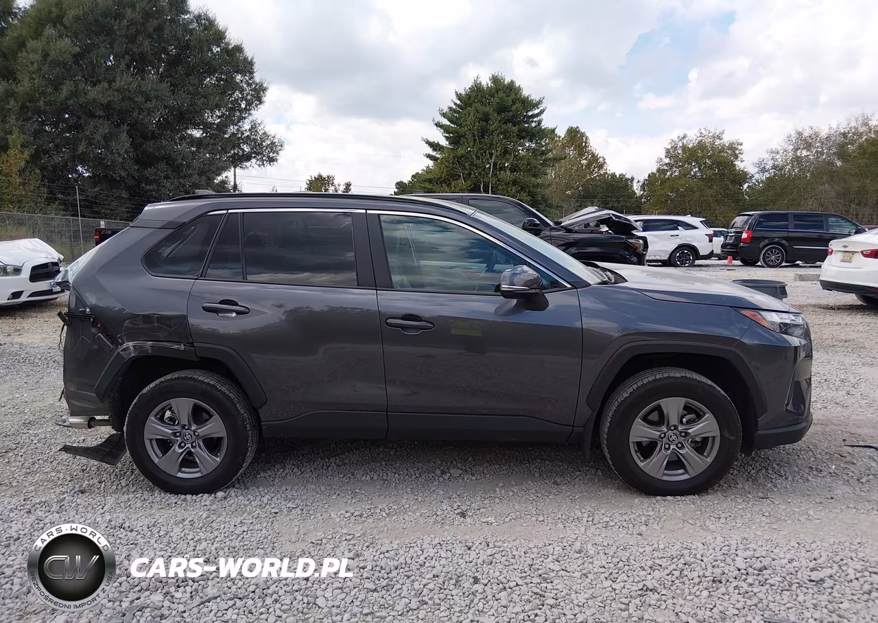 2024 Toyota Rav4 Xle VIN:2T3W1RFV8RC260199 - 13