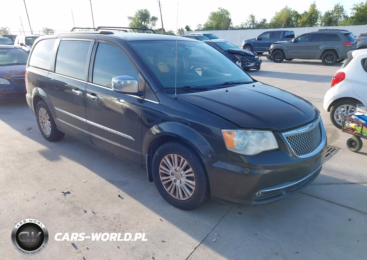 2014 Chrysler Town & Country Limited – zdjęcie 1 z 16