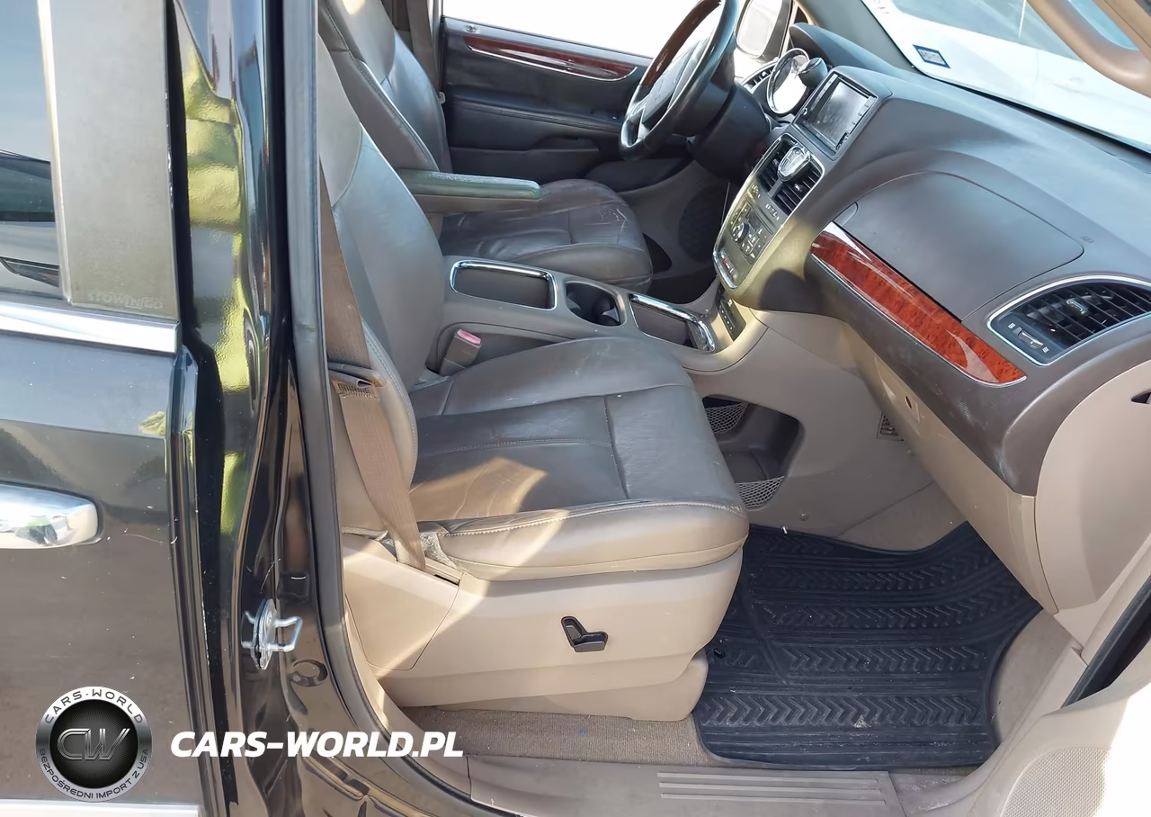 2014 Chrysler Town & Country Limited VIN:2C4RC1GG7ER345434 - 5