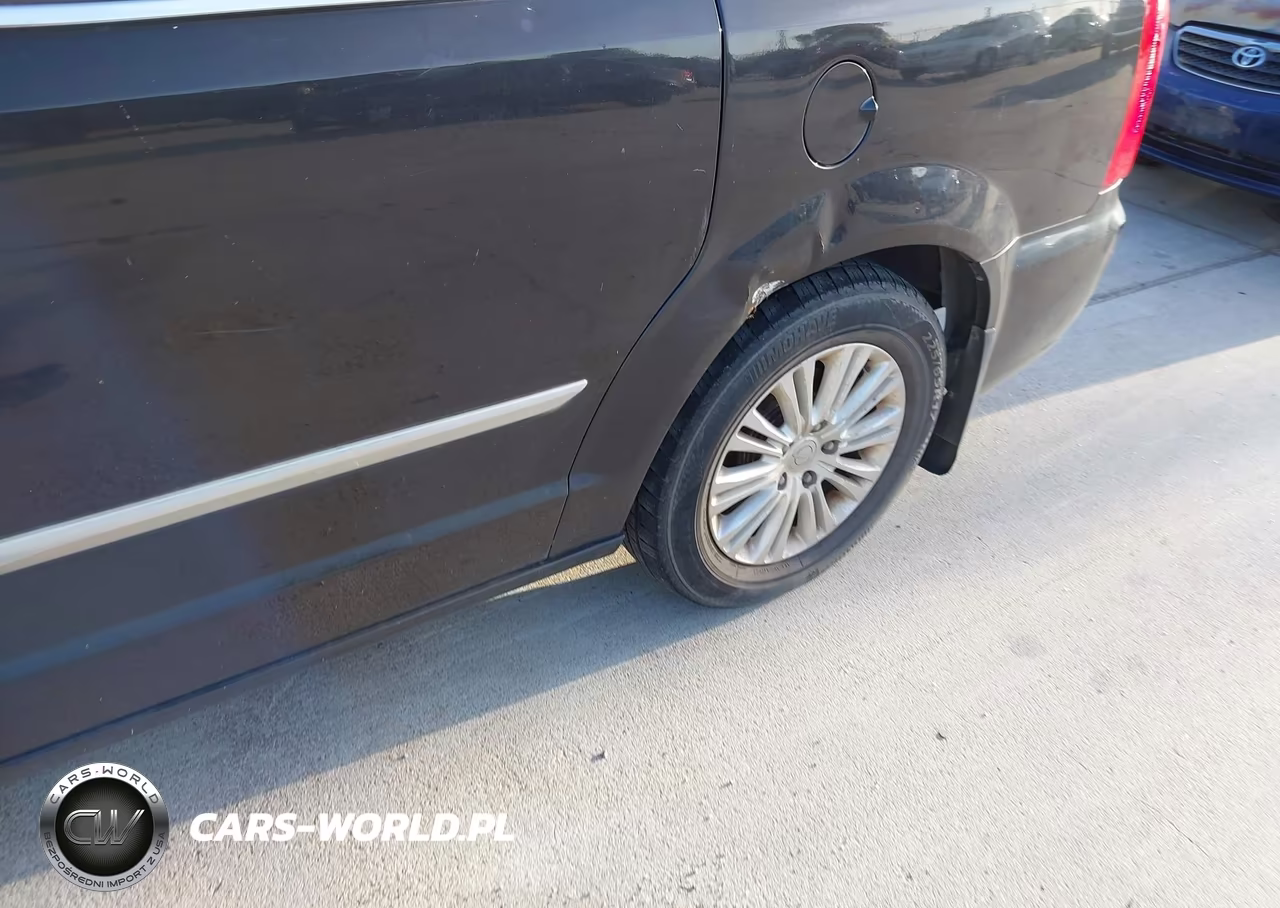 2014 Chrysler Town & Country Limited VIN:2C4RC1GG7ER345434 - 6