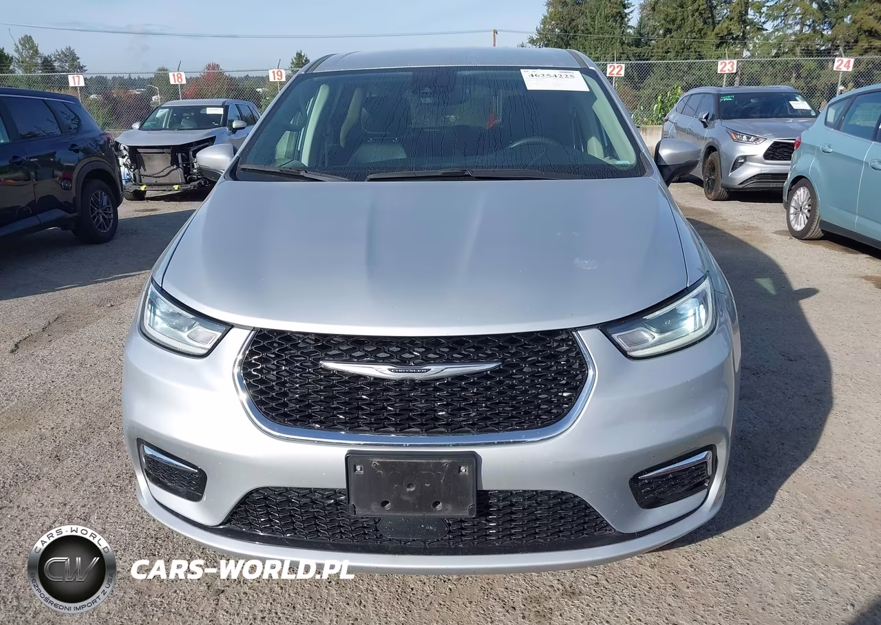 2023 Chrysler Pacifica Touring L VIN:2C4RC1BG8PR620657 - 12