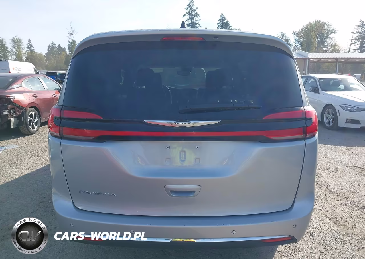 2023 Chrysler Pacifica Touring L VIN:2C4RC1BG8PR620657 - 16