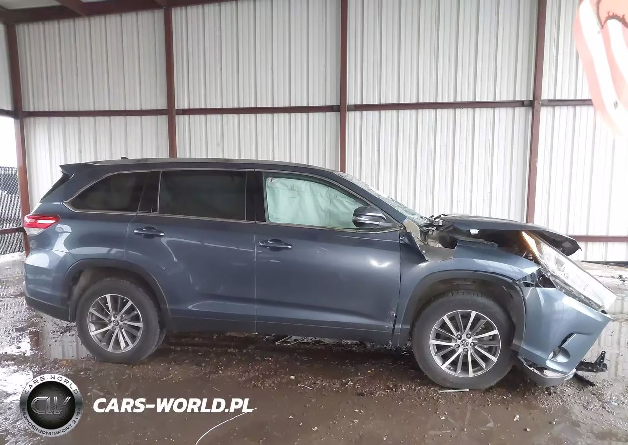 2019 Toyota Highlander Xle VIN:5TDKZRFH3KS305783 - 13