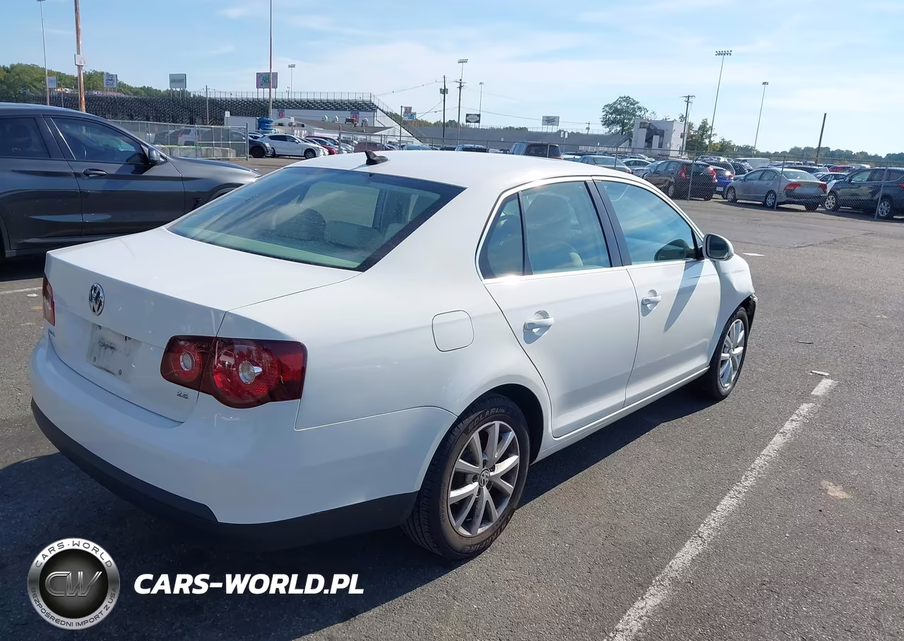 2010 Volkswagen Jetta Se VIN:3VWRX7AJ6AM033809 - 4