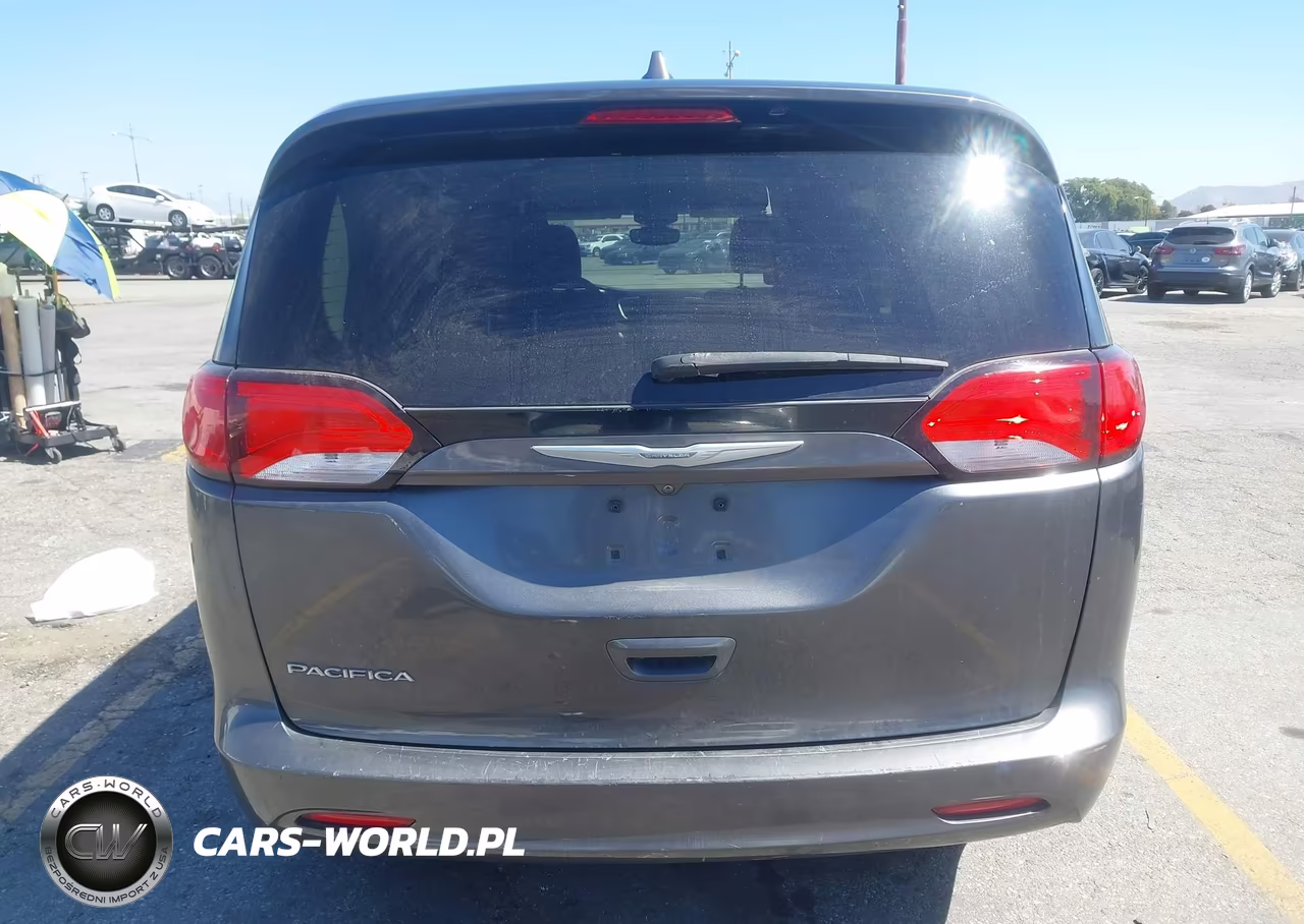 2017 Chrysler Pacifica Touring VIN:2C4RC1DG6HR533774 - 17