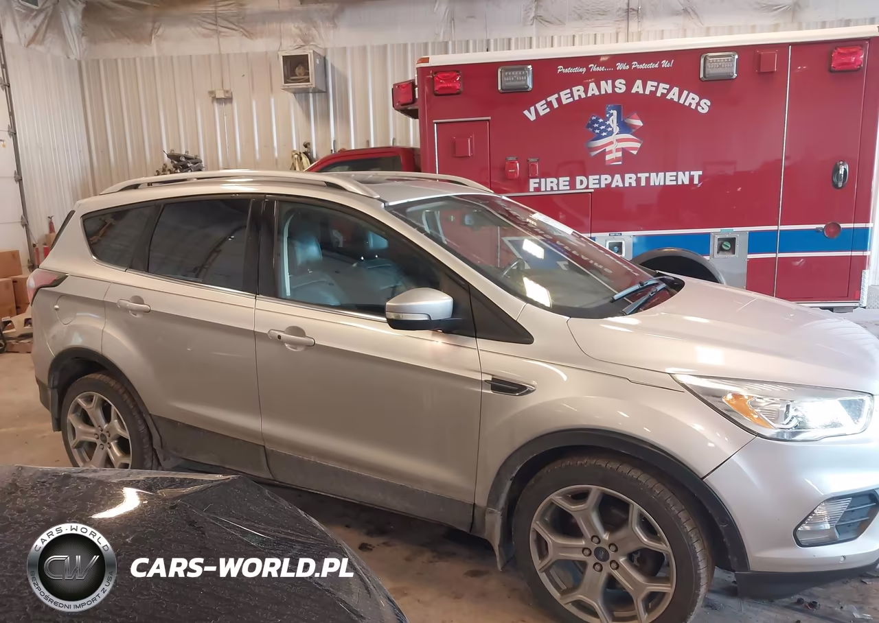 2017 Ford Escape Titanium VIN:1FMCU9J91HUA33656 - 13