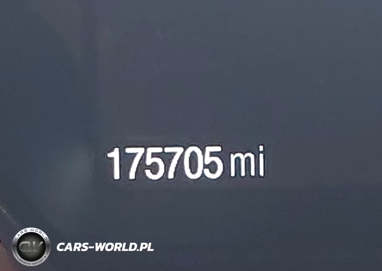 2017 Ford Escape Titanium VIN:1FMCU9J91HUA33656 - 15