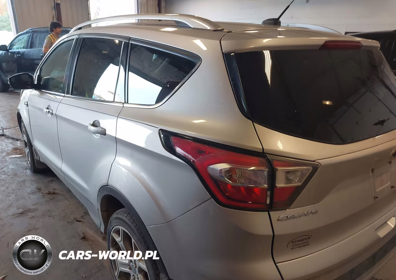 2017 Ford Escape Titanium VIN:1FMCU9J91HUA33656 - 3