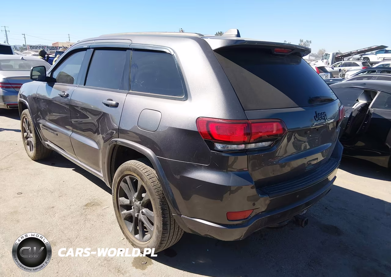 2018 Jeep Grand Cherokee Altitude 4X4 VIN:1C4RJFAG5JC487439 - 3