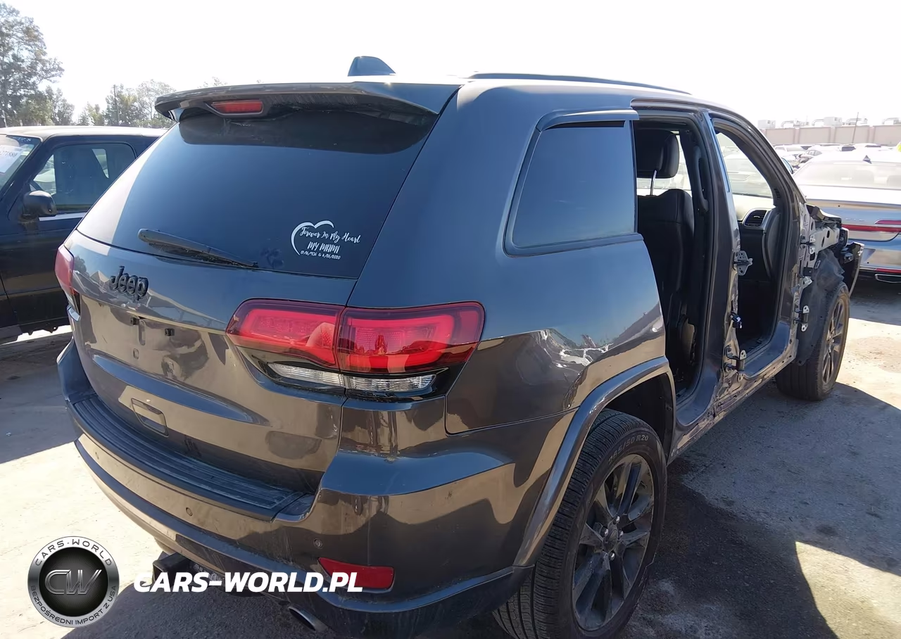 2018 Jeep Grand Cherokee Altitude 4X4 VIN:1C4RJFAG5JC487439 - 4