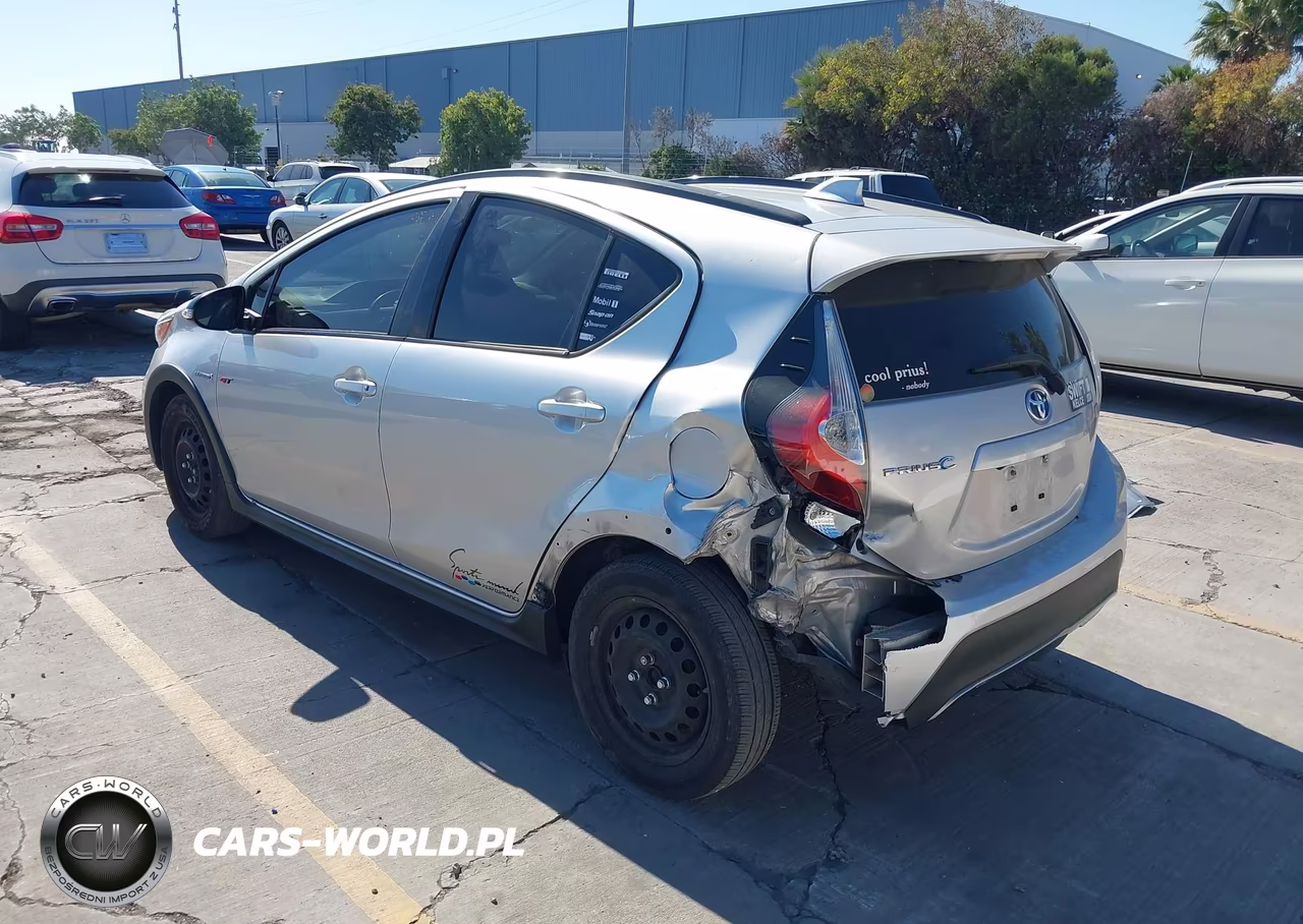 2018 Toyota Prius C One VIN:JTDKDTB35J1601907 - 3