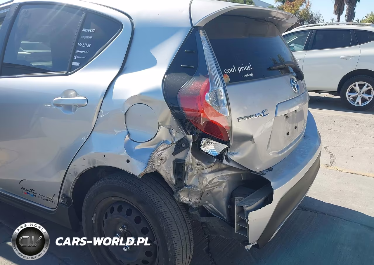 2018 Toyota Prius C One VIN:JTDKDTB35J1601907 - 6