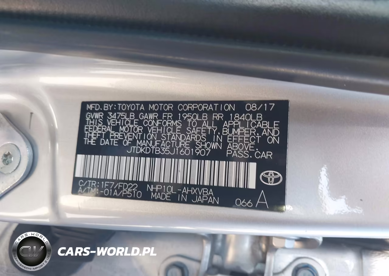 2018 Toyota Prius C One VIN:JTDKDTB35J1601907 - 9