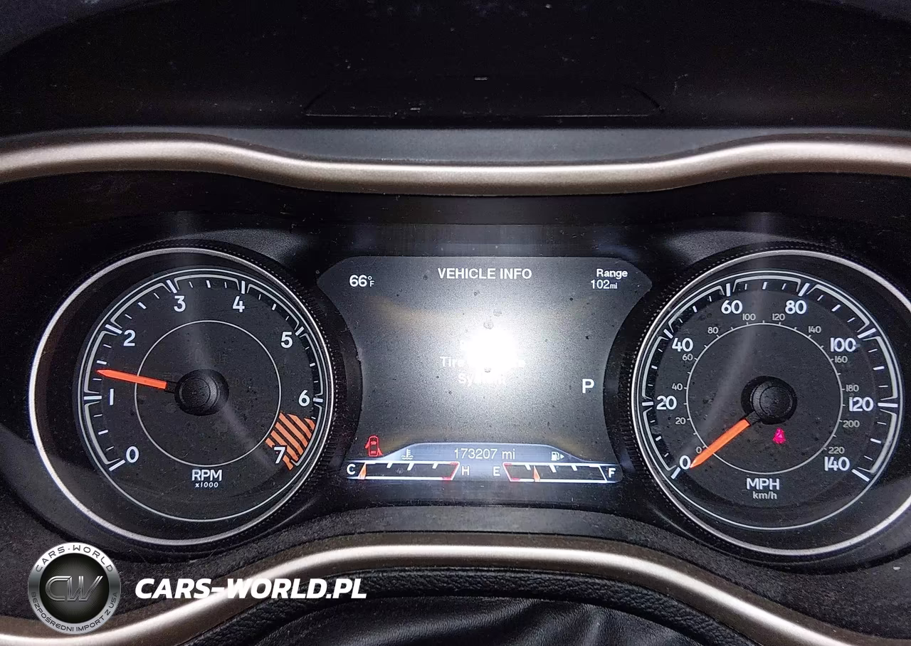 2015 Jeep Cherokee Limited VIN:1C4PJMDB9FW526406 - 7