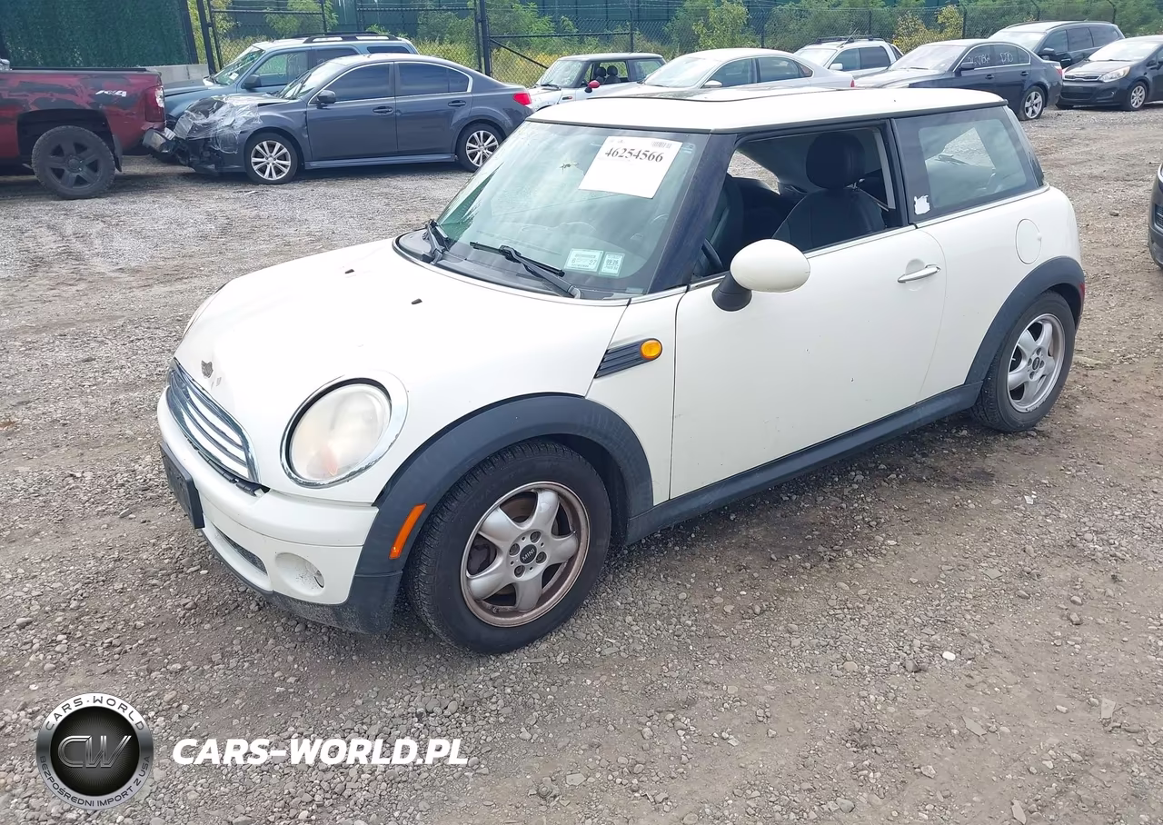 2009 Mini Cooper VIN:WMWMF33549TW77702 - 2