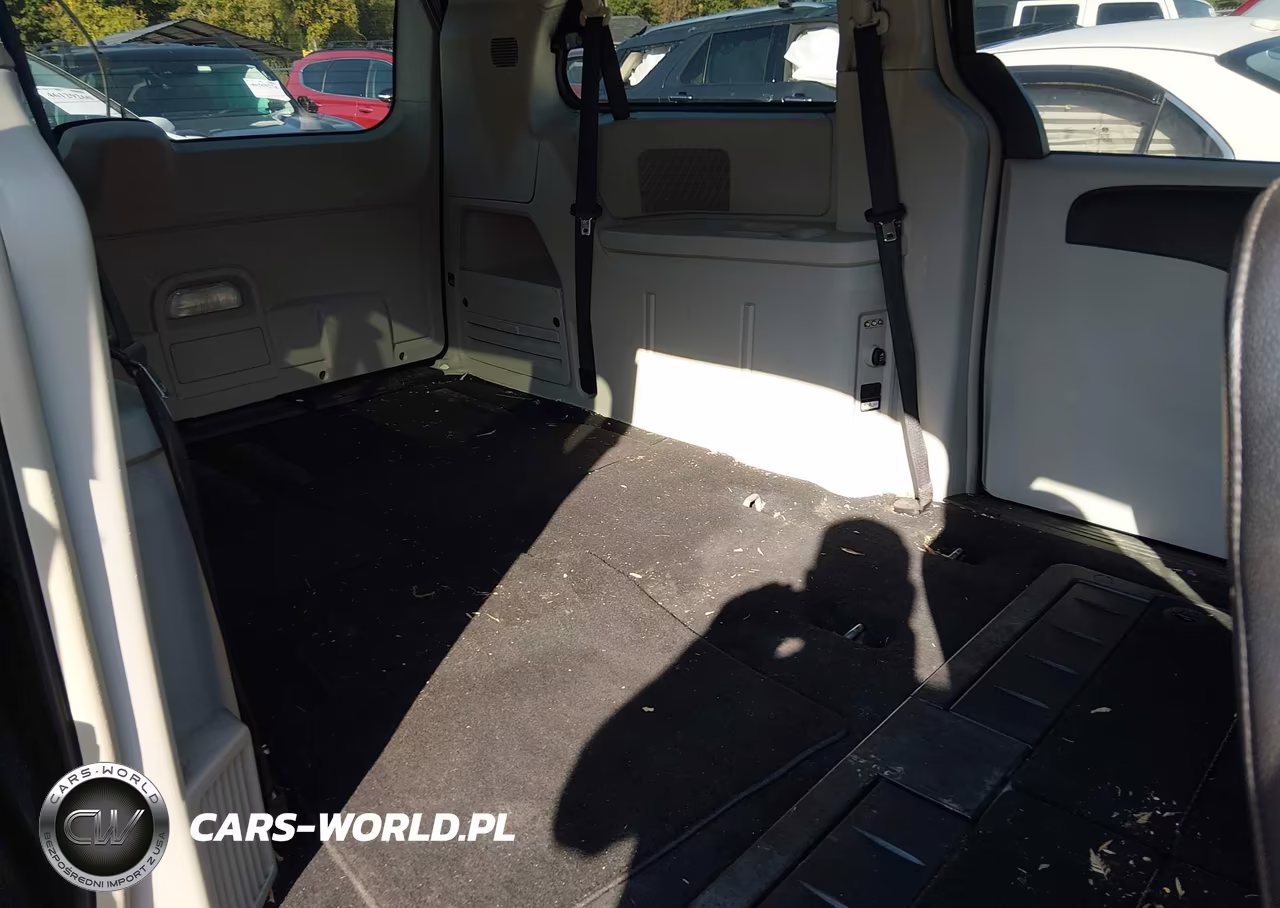 2012 Chrysler Town & Country Touring VIN:2C4RC1BG4CR189146 - 8