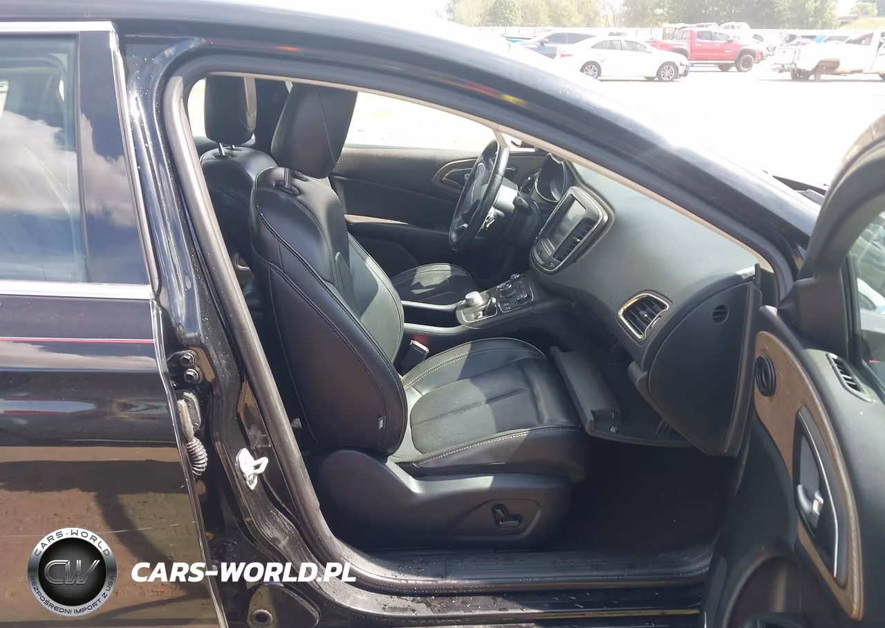 2015 Chrysler 200 C VIN:1C3CCCEG6FN668915 - 5