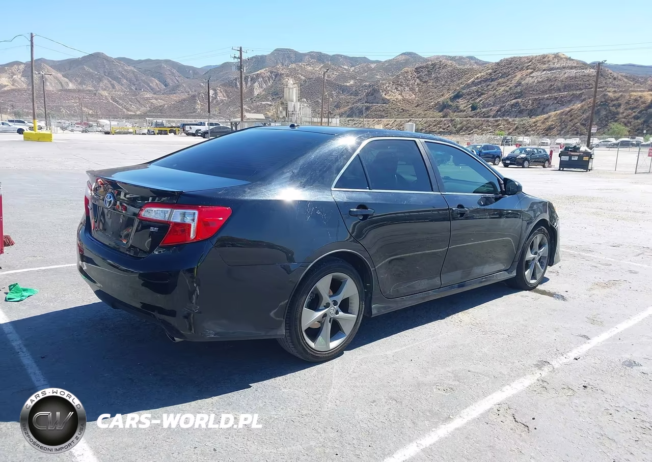2014 Toyota Camry Se V6 VIN:4T1BK1FK8EU543142 - 4