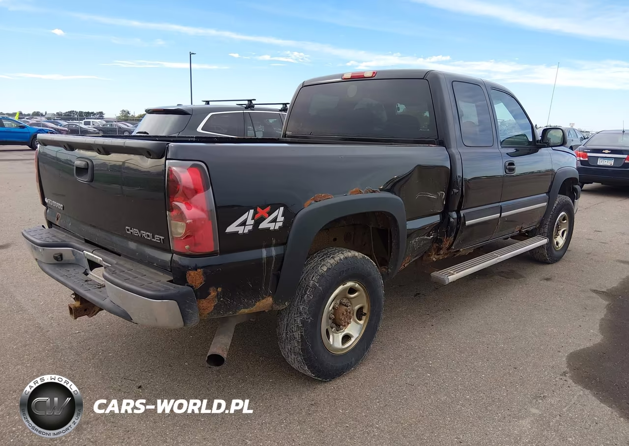 2005 Chevrolet Silverado 2500Hd Ls VIN:1GCHK29U45E271863 - 4