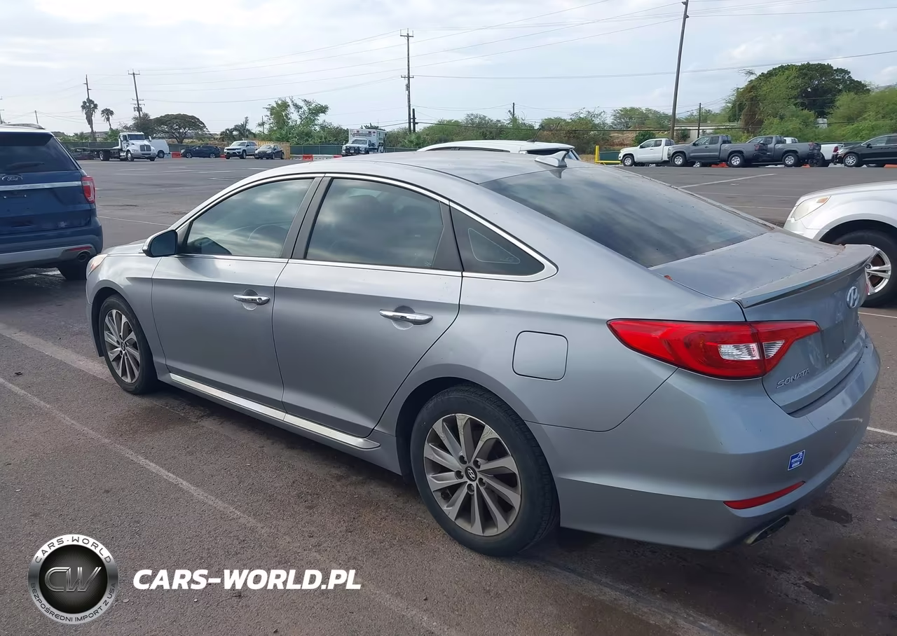 2015 Hyundai Sonata Sport VIN:5NPE34AF2FH132325 - 3